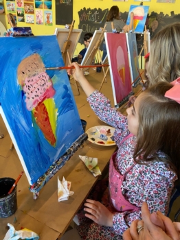 KidPaintingonCanvas.jpg(Md:262x350)